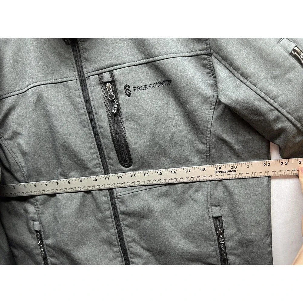 Free Country Men's Stretch Wind & Water Resistant Softshell Jacket Medium